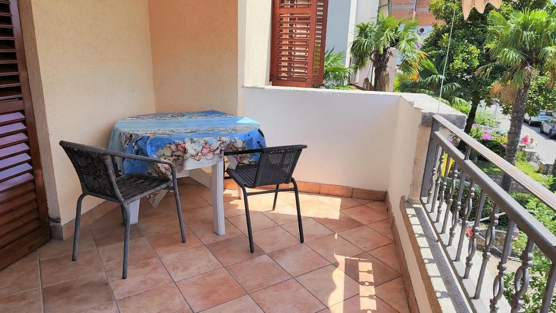 Apartmani Crikvenica 43943 - Zeljko 0*,